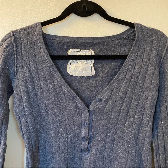 Mossimo | Navy Blue V-Neck Sweater | Size Medium - Picture 4 of 7
